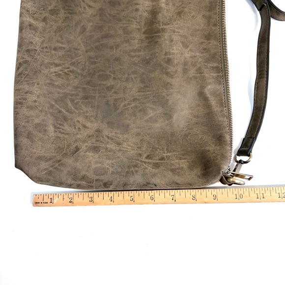 Joy Susan 2-piece Vegan Gray Brown Crossbody Hobo Bag and Wristlet Set LIKE NEW - Picture 7 of 14